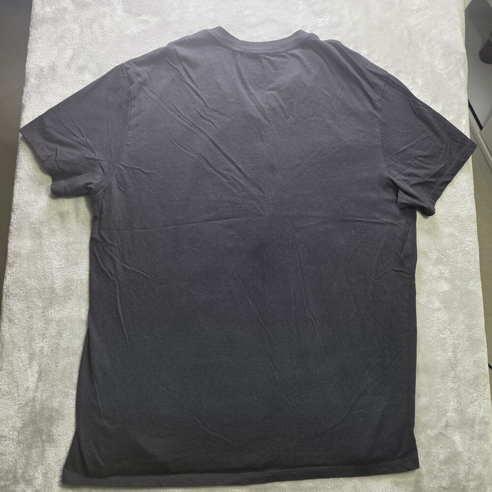 GUESS Men's Black Los Angeles 81 Graphic V-Neck T-Shirt XL - Picture 7 of 7